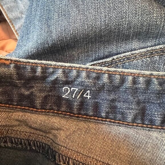 3 for $30! Loft medium wash jean shorts with frayed ends. Size 27 - Picture 4 of 9